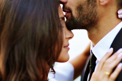 cual es el significado de un beso en la frente