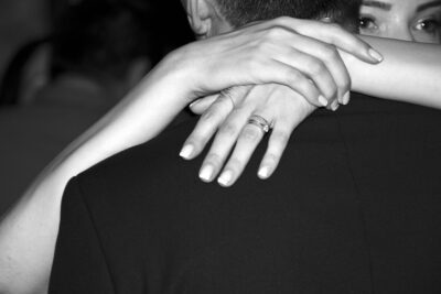 por que a los hombres les gustan las mujeres mayores